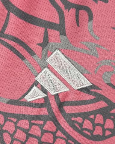 REAL MADRID PINK DRAGONS x HELLO KITTY - Image 2